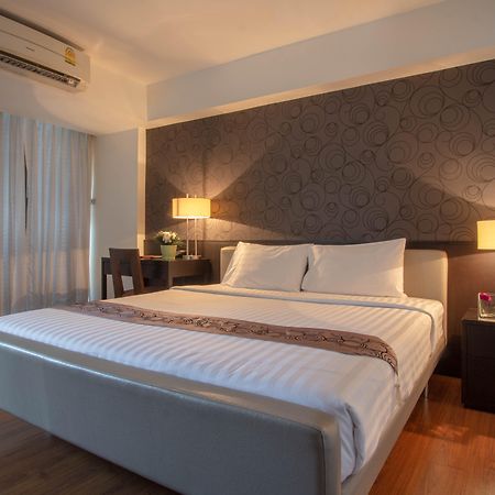 Lily Hotel Bangkok Exterior photo