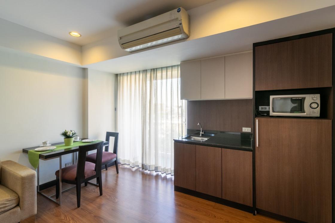 Lily Hotel Bangkok Exterior photo