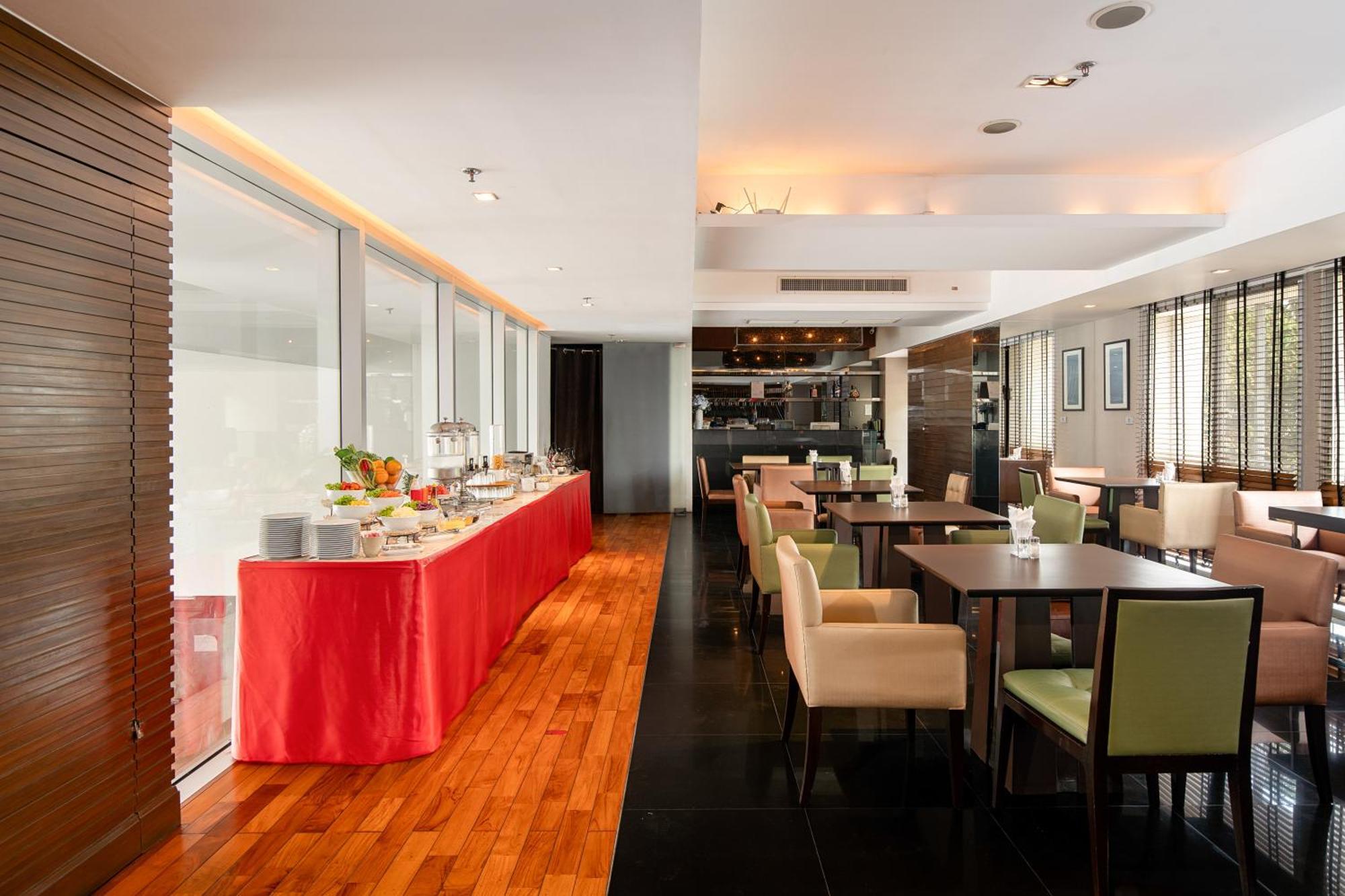 Lily Hotel Bangkok Exterior photo
