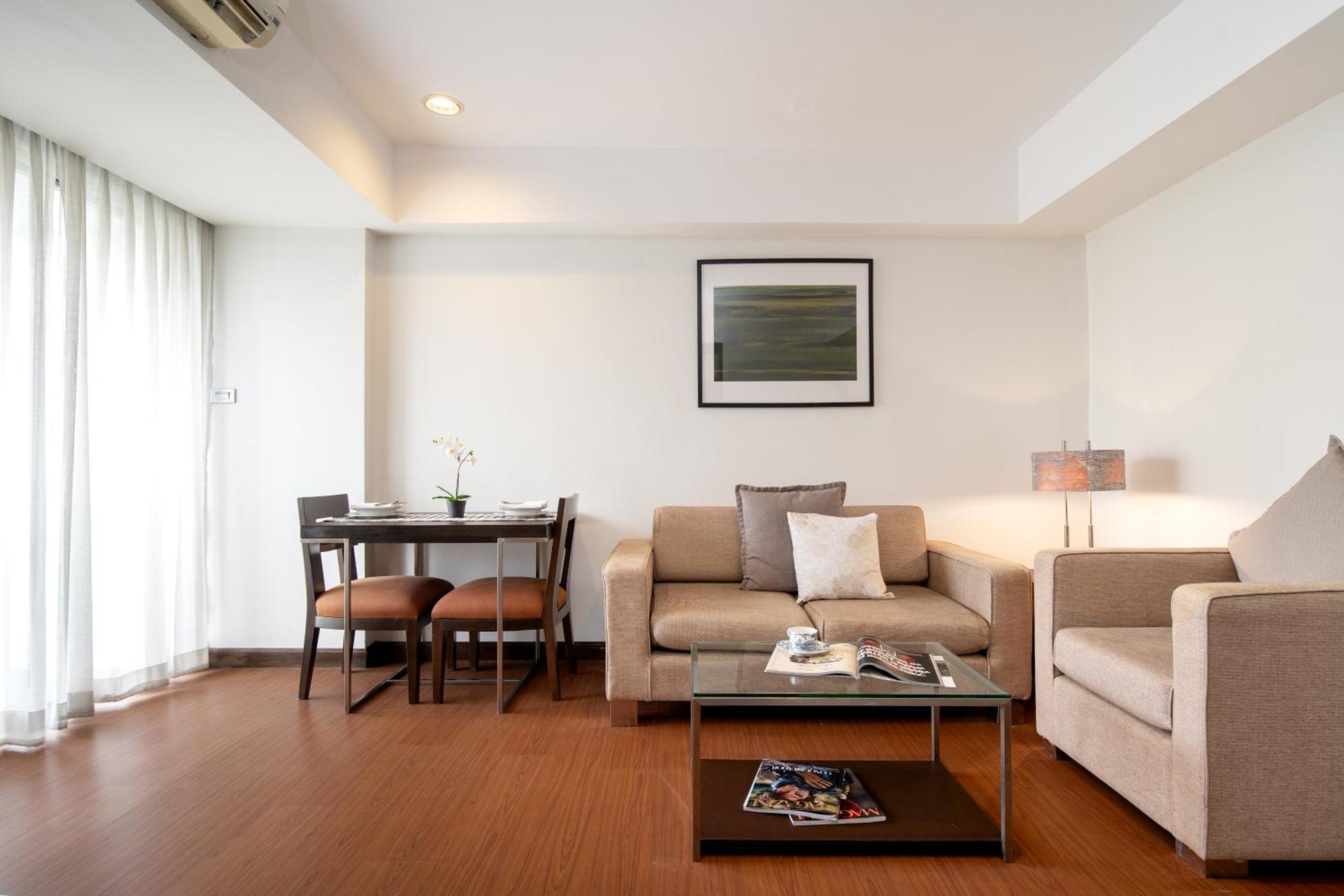 Lily Hotel Bangkok Exterior photo