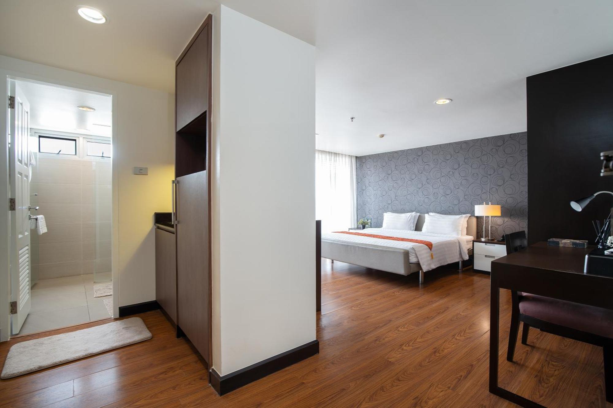 Lily Hotel Bangkok Exterior photo